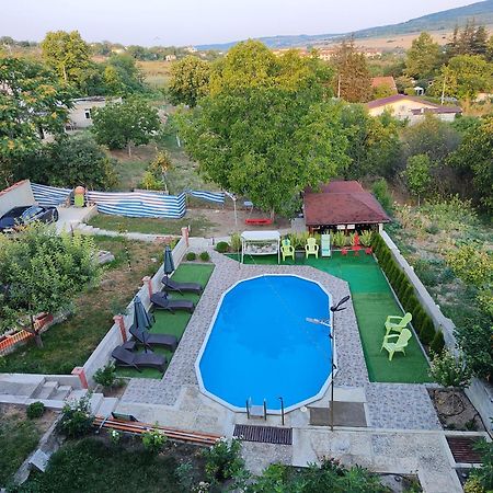 Guest House 51 كرانيفو المظهر الخارجي الصورة