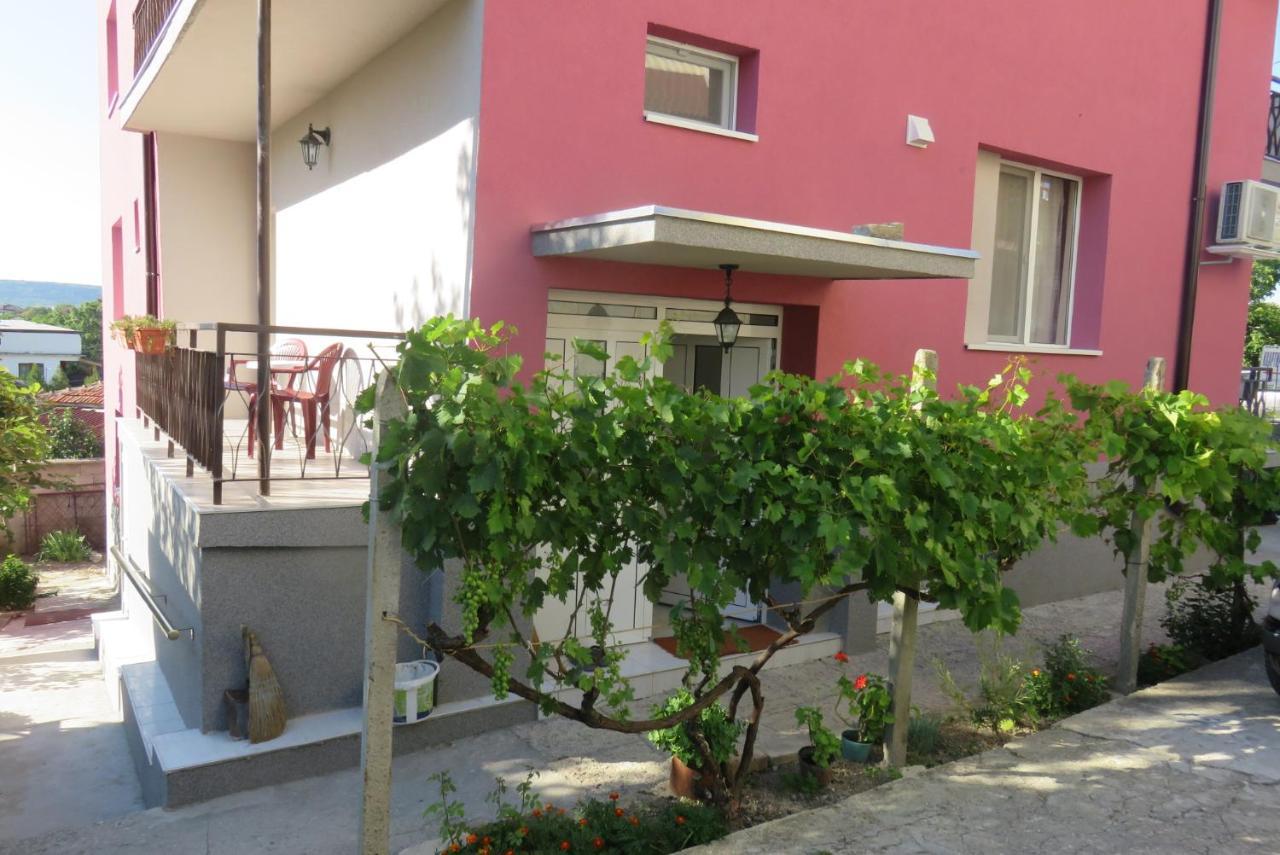 Guest House 51 كرانيفو المظهر الخارجي الصورة
