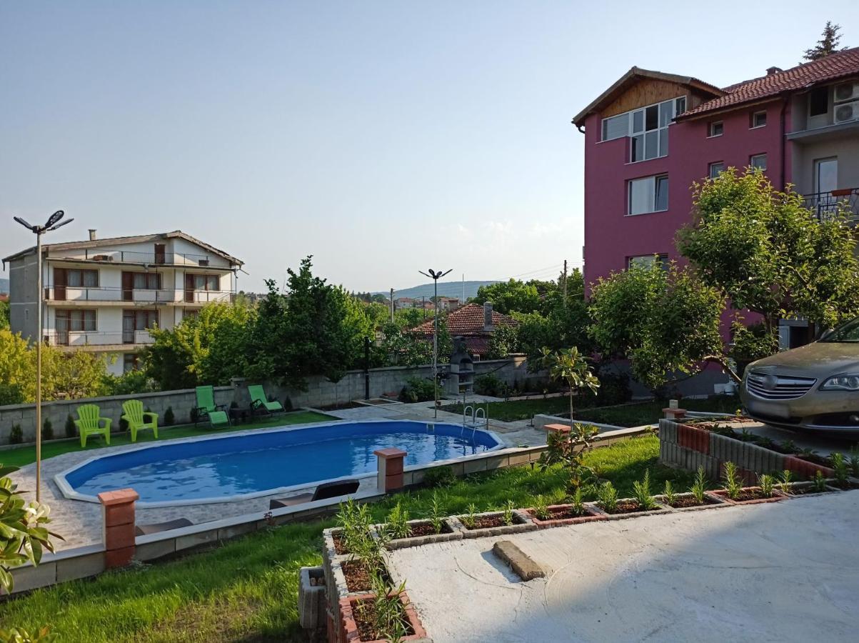 Guest House 51 كرانيفو المظهر الخارجي الصورة