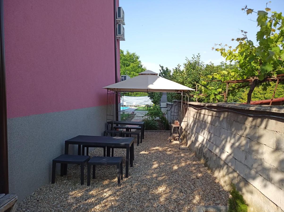 Guest House 51 كرانيفو المظهر الخارجي الصورة