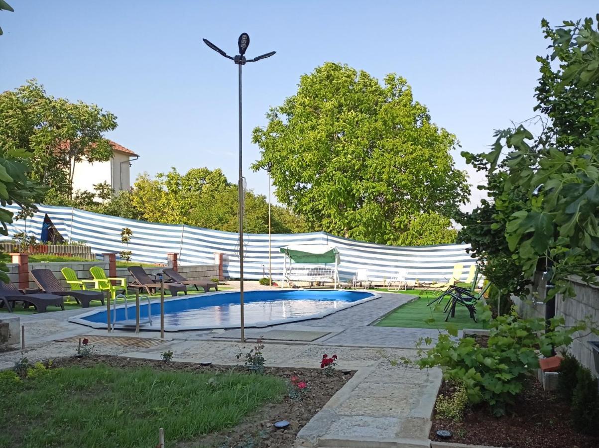 Guest House 51 كرانيفو المظهر الخارجي الصورة