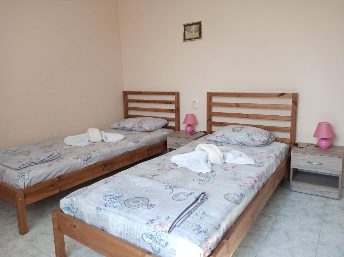 Guest House 51 كرانيفو المظهر الخارجي الصورة