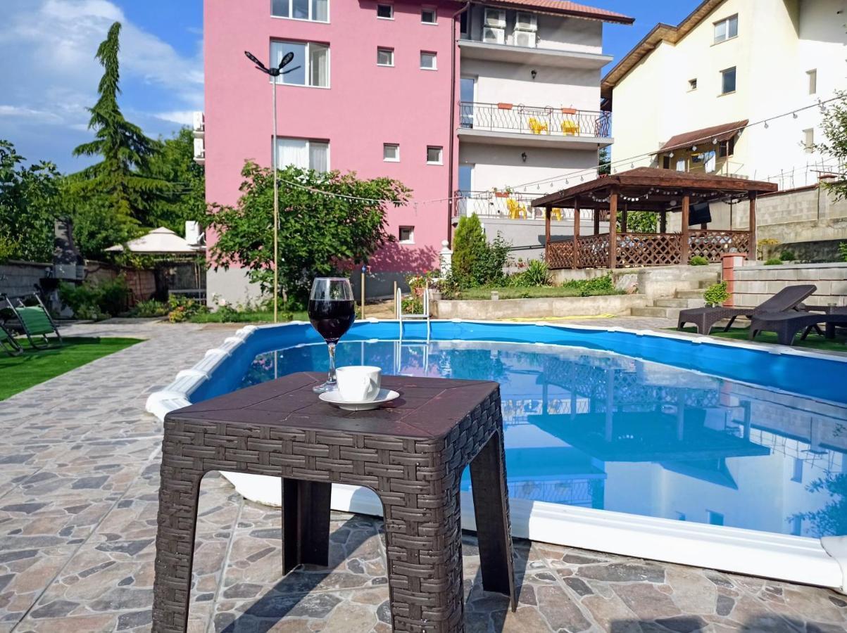Guest House 51 كرانيفو المظهر الخارجي الصورة