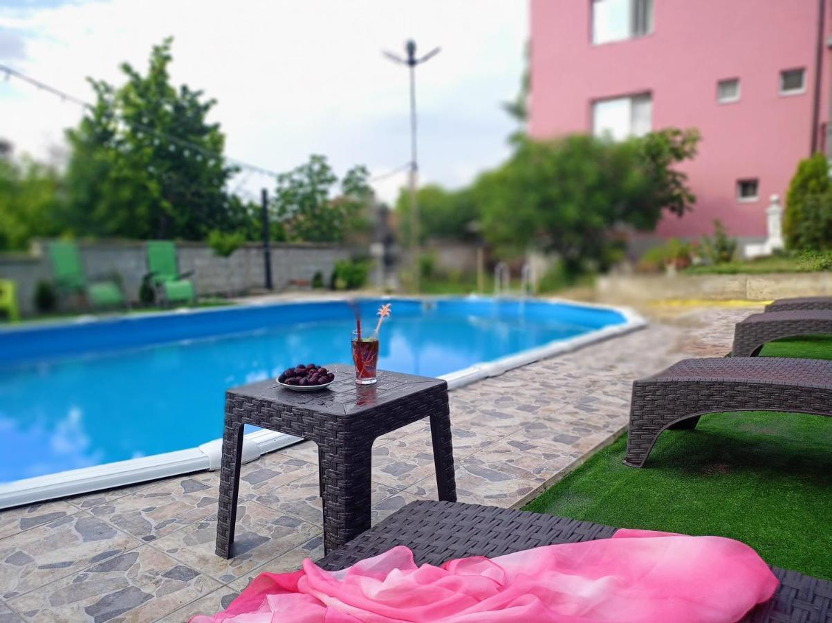 Guest House 51 كرانيفو المظهر الخارجي الصورة