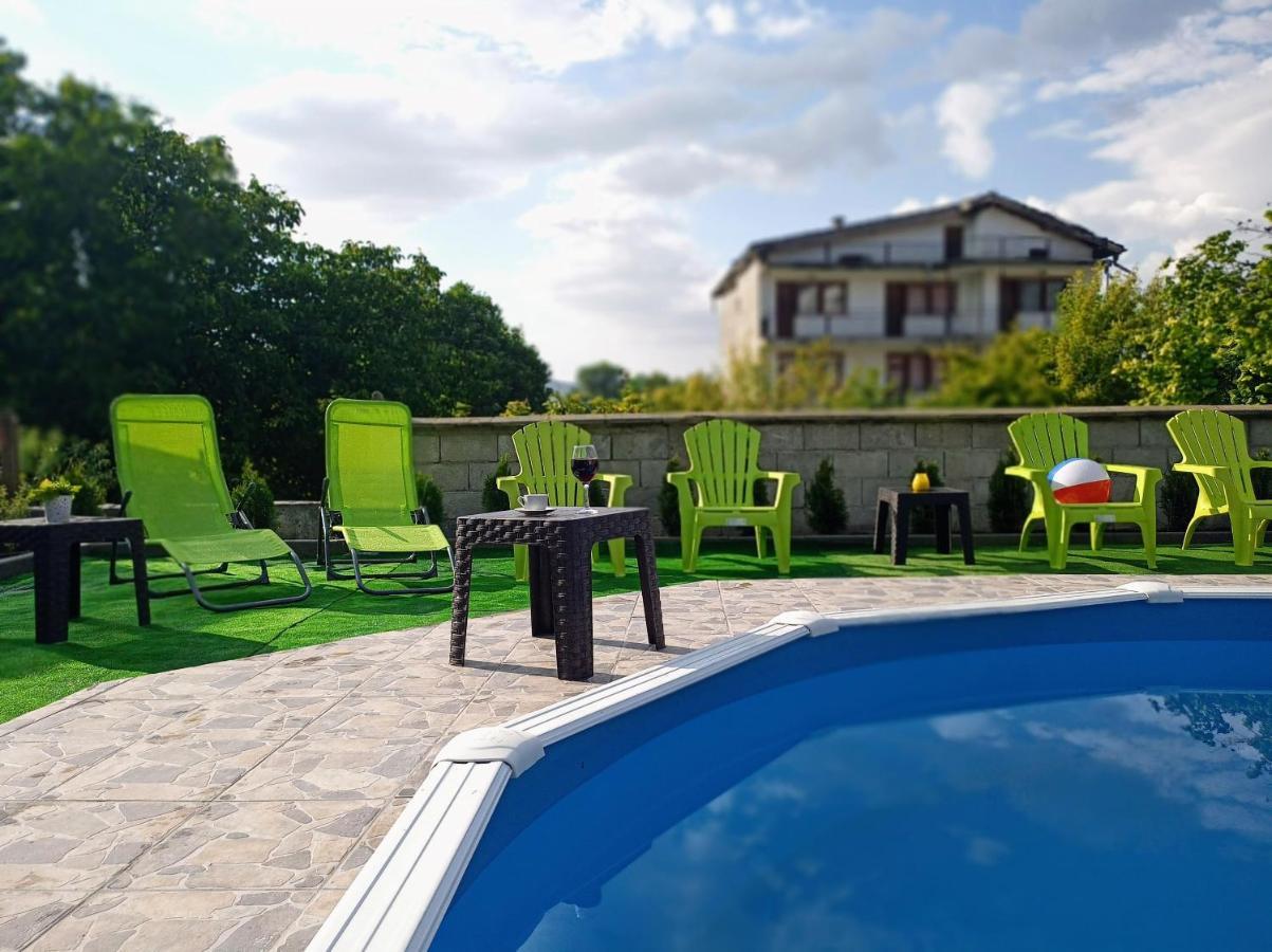 Guest House 51 كرانيفو المظهر الخارجي الصورة