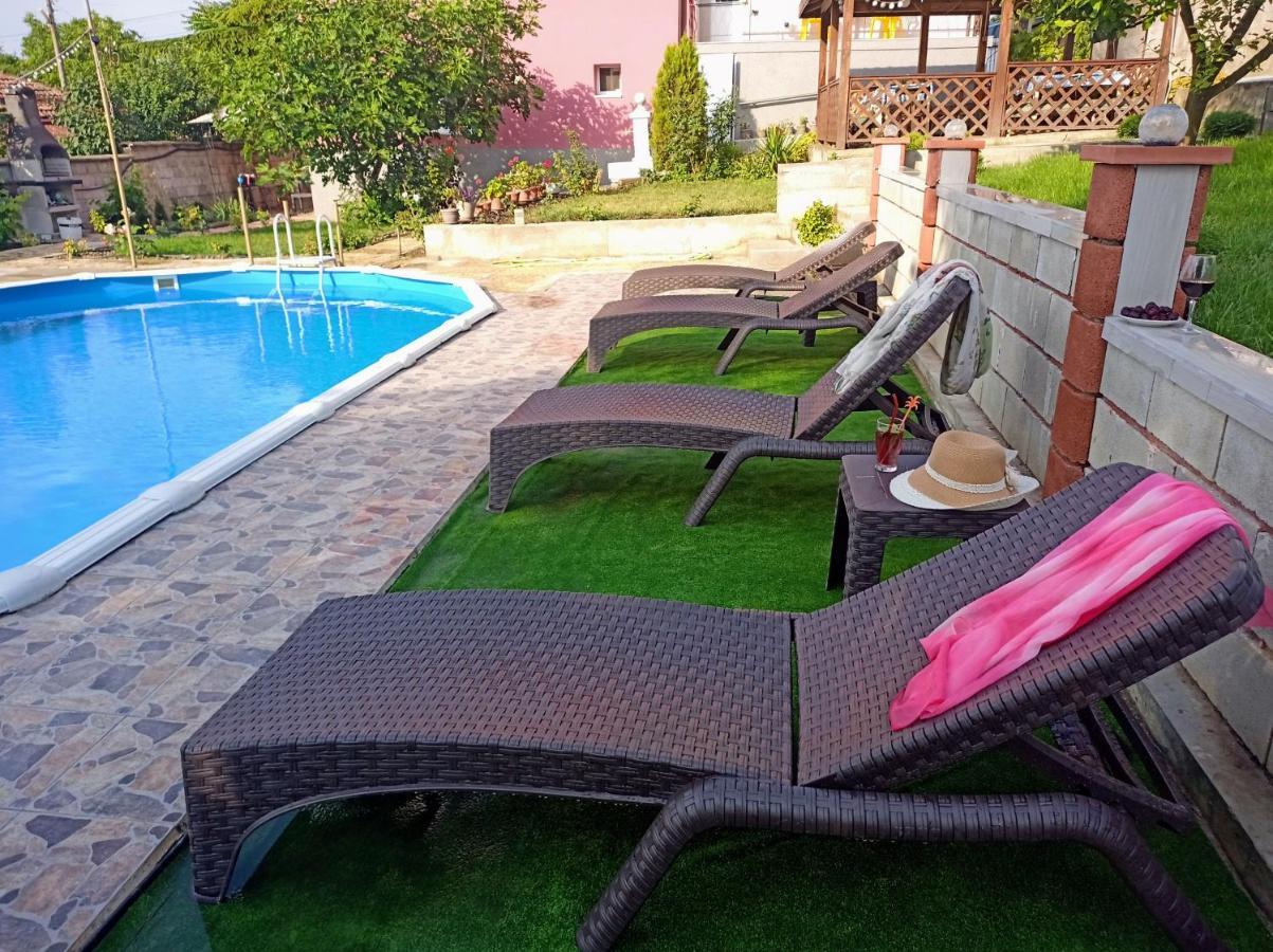 Guest House 51 كرانيفو المظهر الخارجي الصورة