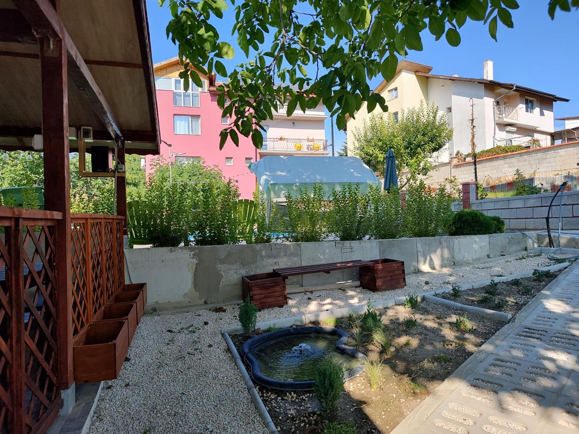 Guest House 51 كرانيفو المظهر الخارجي الصورة