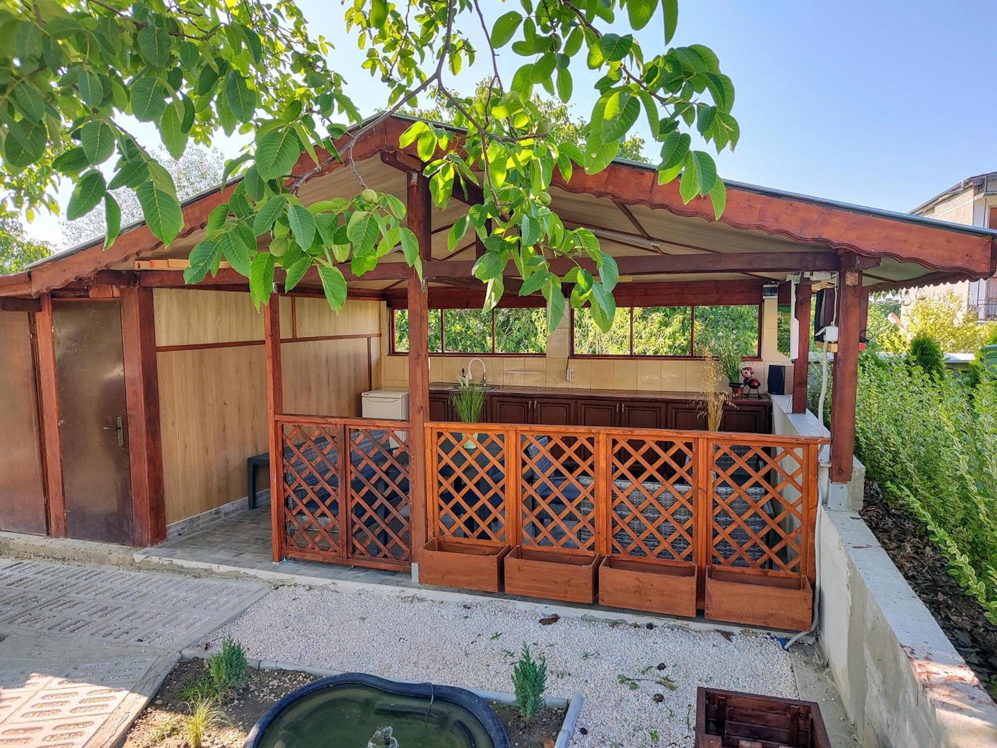 Guest House 51 كرانيفو المظهر الخارجي الصورة